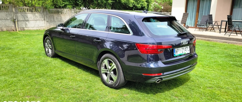 Audi A4 cena 65000 przebieg: 207000, rok produkcji 2016 z Gorlice małe 326